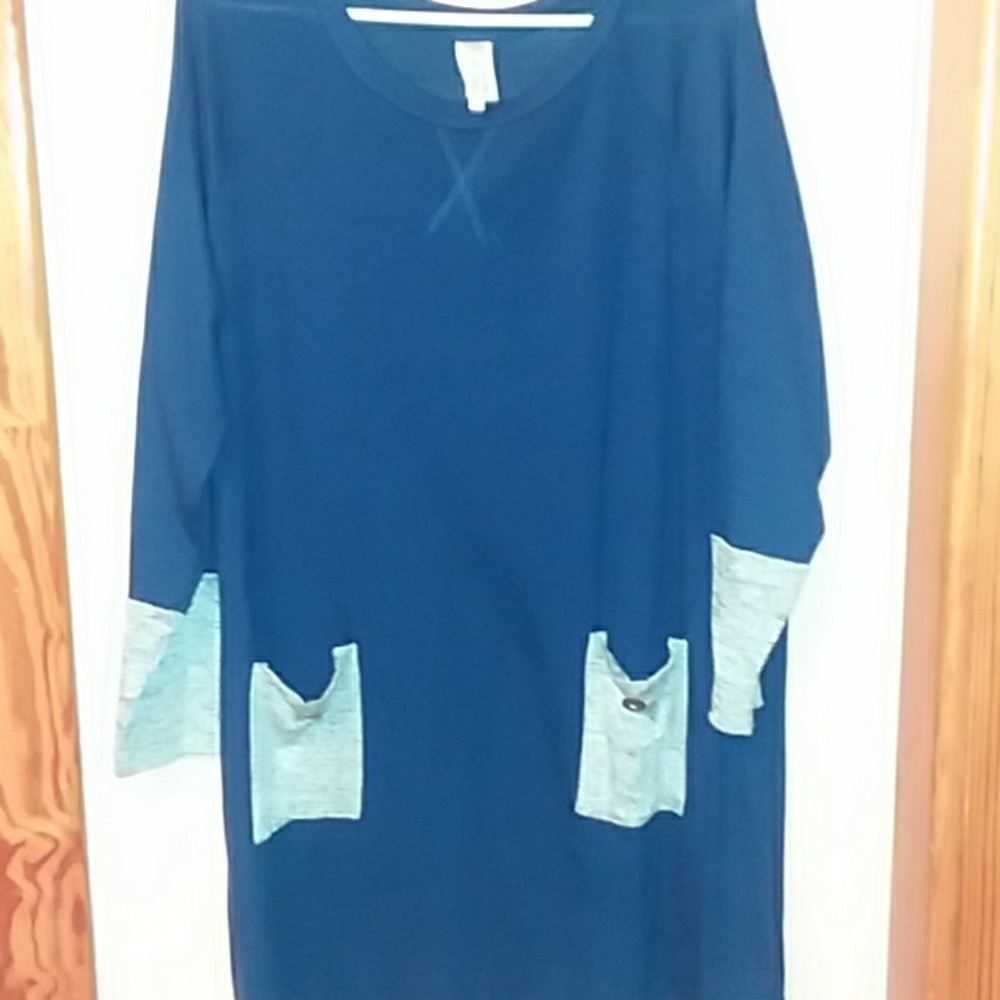 Blue and gray tunic